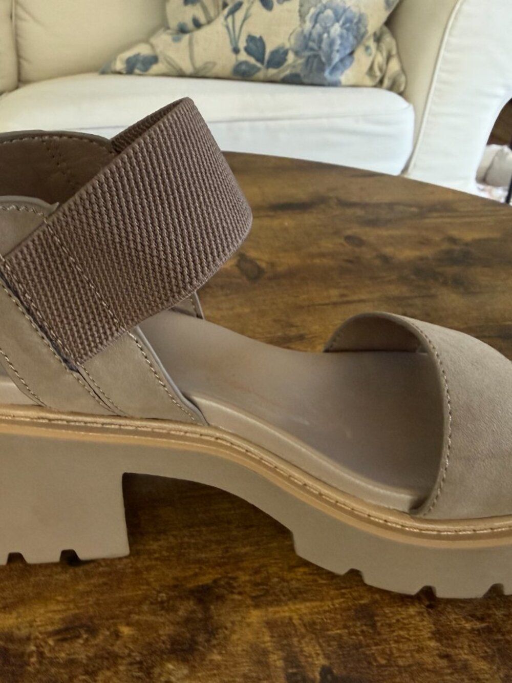 MIA Taupe Platform Lug Sole Sandals Women’s Size 8 Elastic Strap - Picture 5 of 7